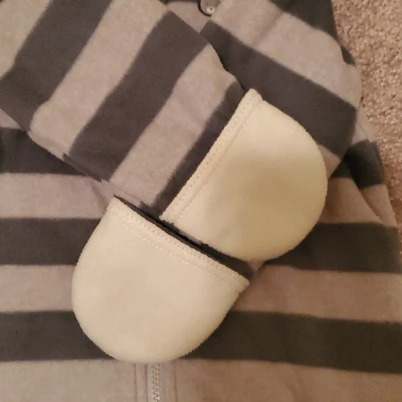 Carters baby winter onesies - Picture 6 of 6